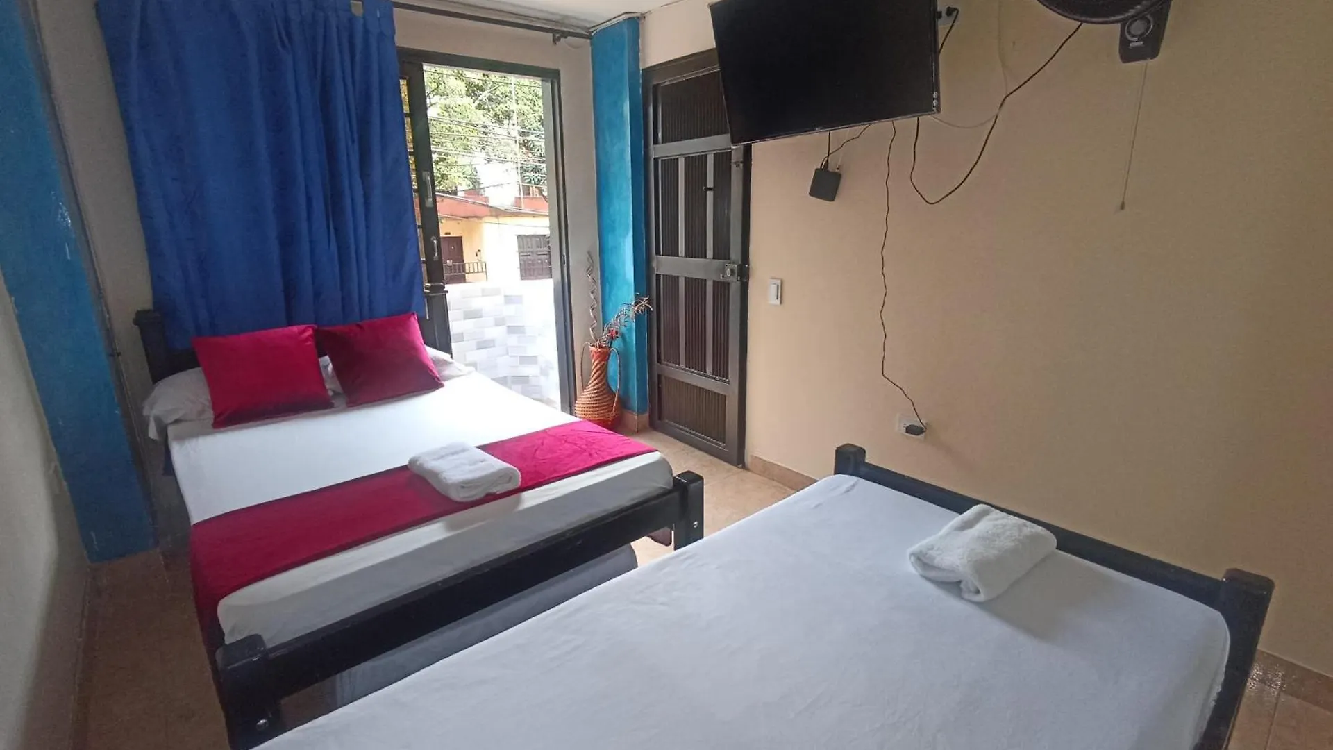Hotel San Vicente Μεντεγίν Hostel
